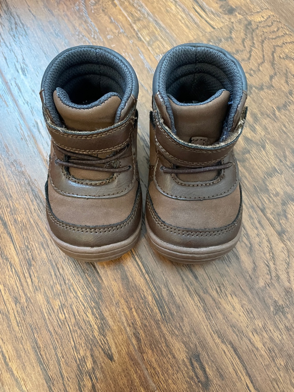 Stride rite brown leather shoes